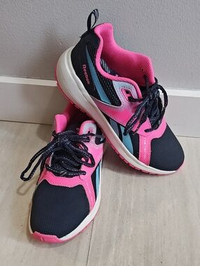 Reebok Durable XT Kids Pink Sneaker Sz 5